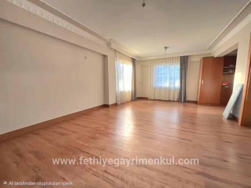 Marmaris' besten Wohngegendes mit dem prestigeträchtigsten Status zu verkaufen 3+1 Ober-doppelhaushälfte-wohnung