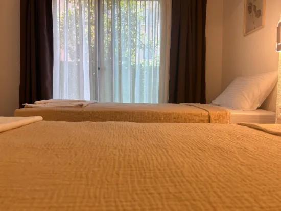 Marmaris Çıldır, 30 m zum Meer, neu, luxuriös, mit Garten, möbliert, zu vermieten, 2+1