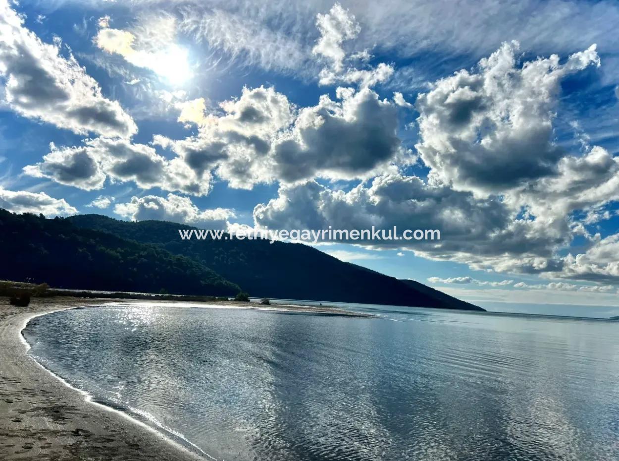Luxuswohnung Zum Verkauf Mit Swimmingpool Im Stadtteil Gökçe Des Bezirks Ula Der Provinz Muğla 2 Km Zum Meer Mit Blick Auf Den Wald
