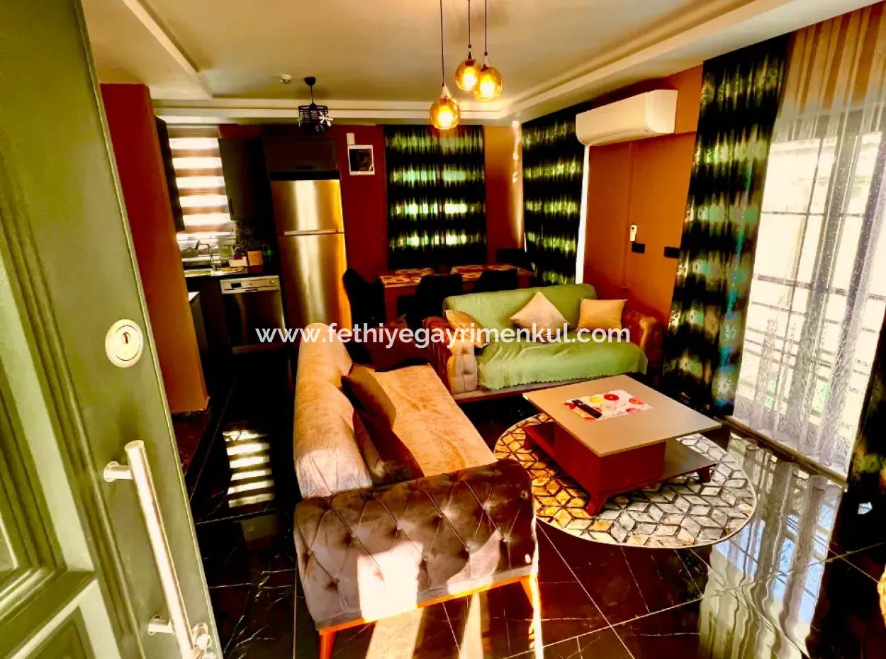 Villa Zu Verkaufen In Marmaris Çetibeli Mit 3 Swimmingpools Und Kinderbecken Und Hausmeisterhaus Auf 780M2 Grundstück