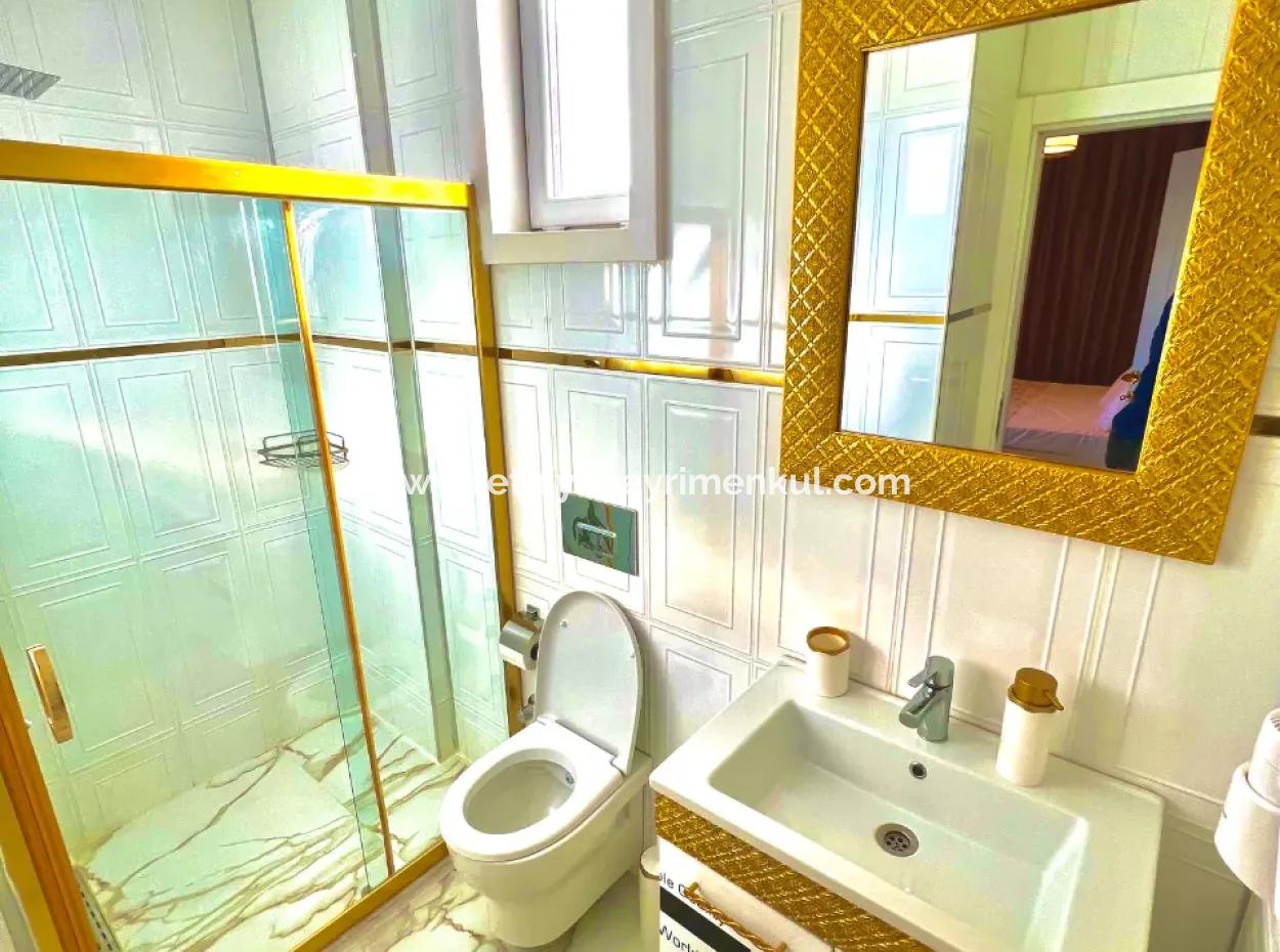 Villa Zu Verkaufen In Marmaris Çetibeli Mit 3 Swimmingpools Und Kinderbecken Und Hausmeisterhaus Auf 780M2 Grundstück