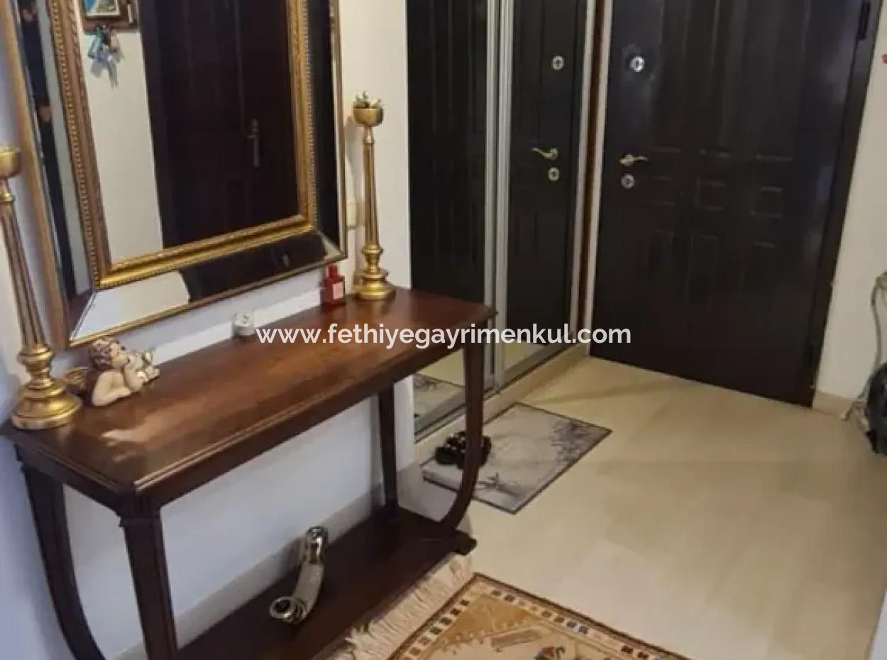 Villa Zu Verkaufen In Armutalan, Marmaris Mit Freistehendem Garten Und Pool