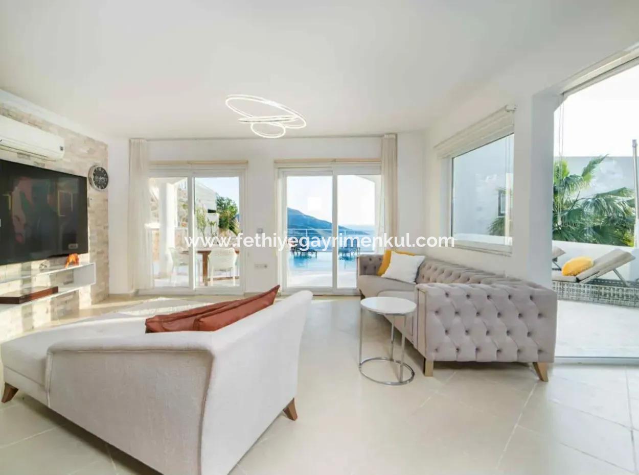 Eine Freistehende Villa Zum Verkauf Mit Einem Herrlichen Pool Mit Meerblick In Kalkan Ist Eine Maßgeschneiderte Villa