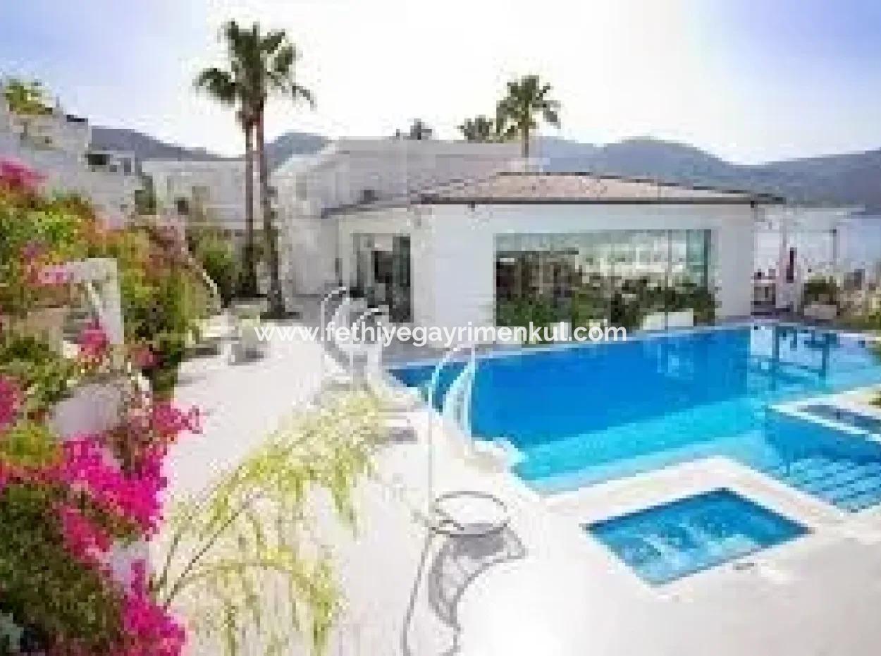 Zum Verkauf Am Meer In Einer Entfernung Von 40 Km Von Marmaris Hotel Handtücher