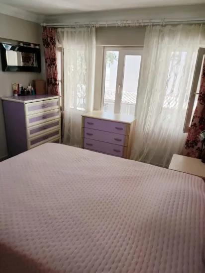 Im Viertel Çildır Mahallesi Gartenumschlossene 2+1 Stockwerkeigentumswohnung Zum Verkauf