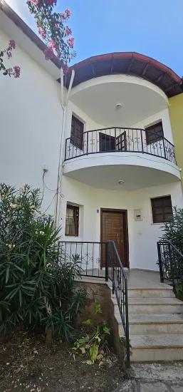 Armutalan Nachbarschaft 3+1 Zu Verkaufen Freistehend Duplex Villa