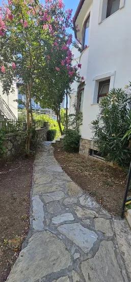 Armutalan Nachbarschaft 3+1 Zu Verkaufen Freistehend Duplex Villa