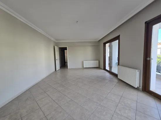 3+1 Zu Vermietende Wohnung Im Jungen Gebäude Im Viertel Çıldır