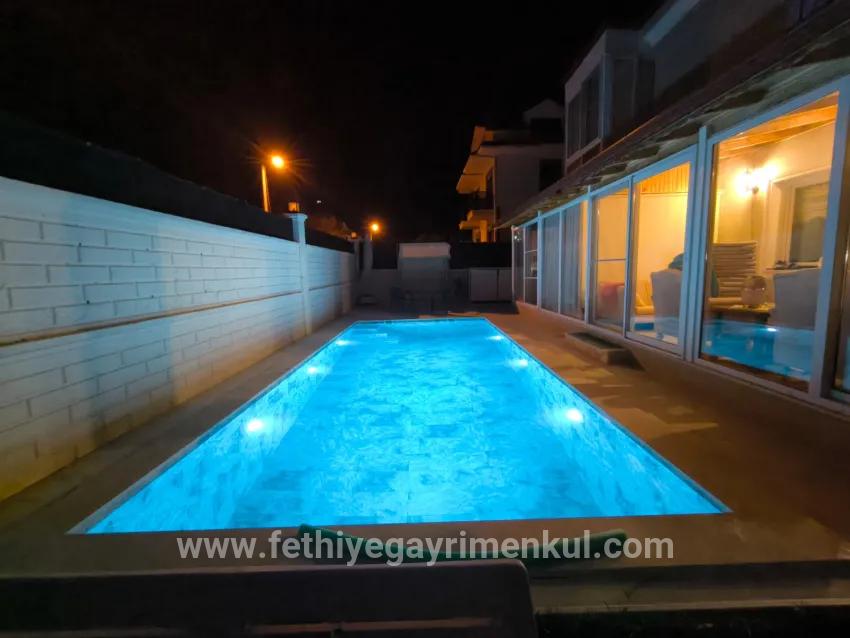 5+1 Bedroom Villa For sale in Yeni Nbh. Köyceğiz - 567 m²