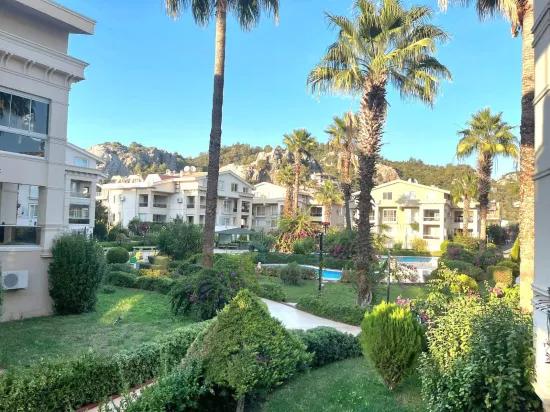 In Camiavlu Mahallesi, A 3+1 Rental Flat In A Complex With A Swimming Pool