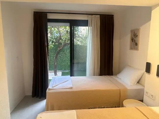 Marmaris In Çıldır 30 m to the sea Brand new Luxury Garden Furnished For rent 2+1