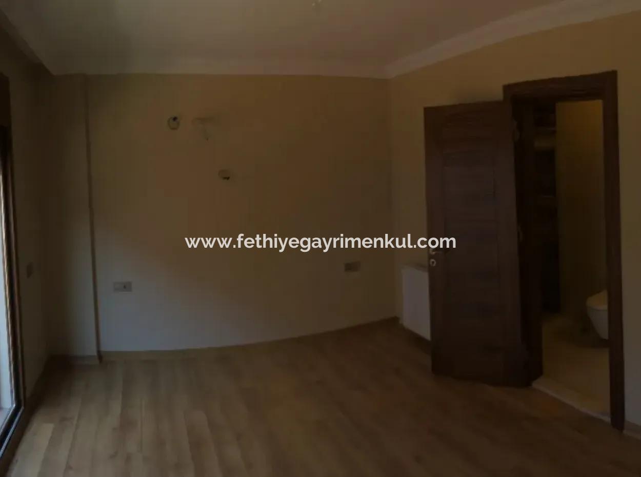 Marmaris Armutalan Detached Villa For Sale 4 Rooms 1 Living Room Twin With A Garden
