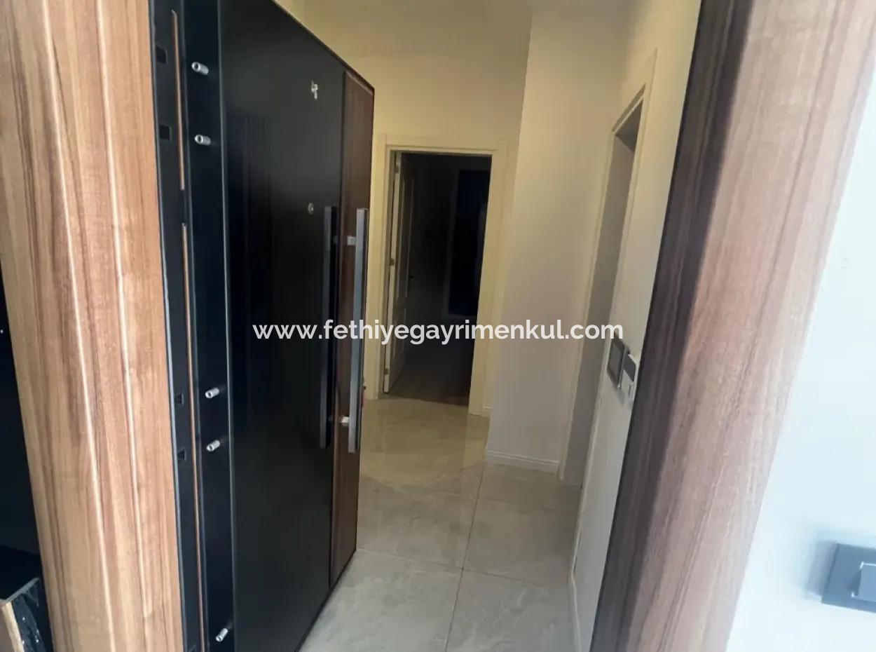 Luxury Apartment For Sale In A Stylish Complex In The Center Of Marmaris, With Ground Floor, Garden, 3 Rooms, 1 Living Room, Parking Lot