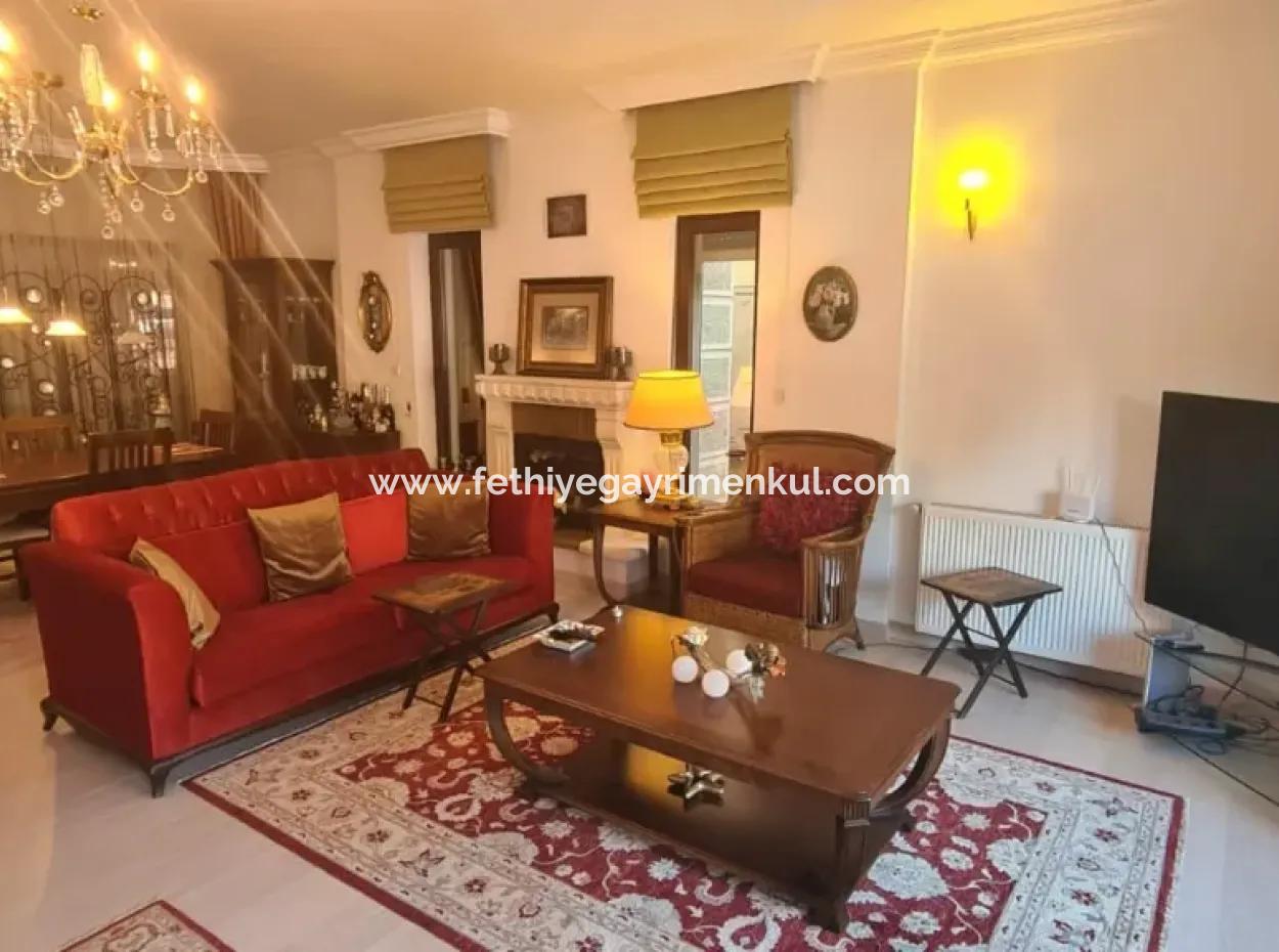 Villa For Sale In Armutalan, Marmaris With A Fully Detached Garden And Pool