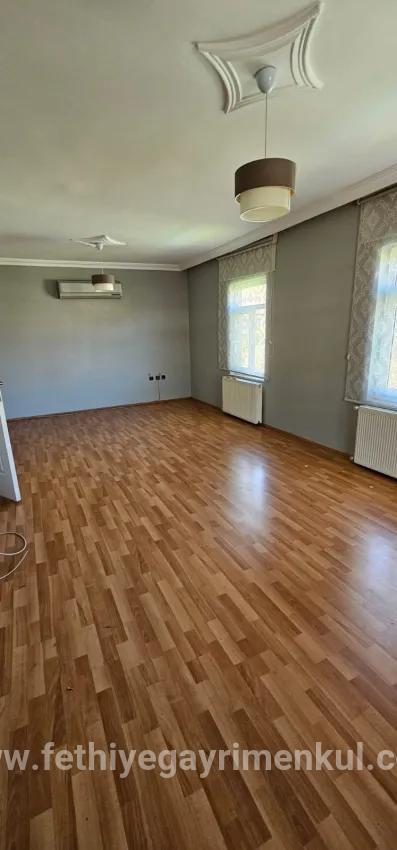 В İçmeler'de краткосрочная аренда 2+1 квартиры, кухня, отличная квартира