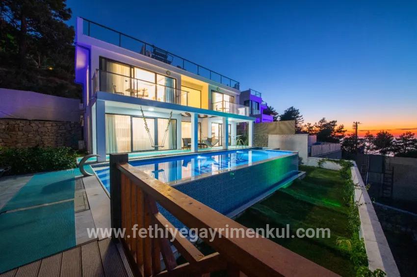 Faralya'da deniz manzaralı muhteşem bir villa