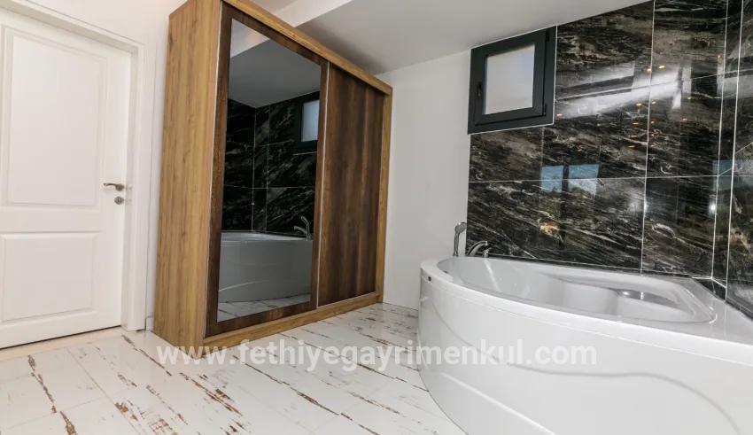 Fethiye Faralya Mah. Satılık 4+1 Müstakil ev - 500 m²