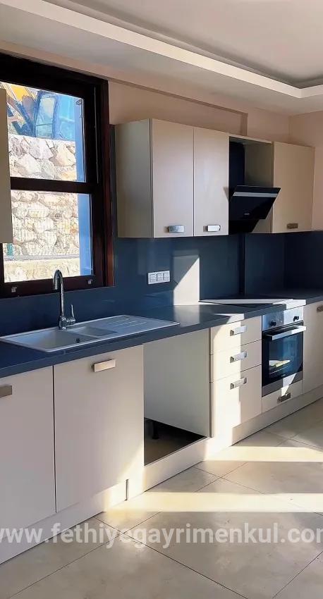 Marmaris Söğüt Mah. Satılık 7+3 Komple bina - 756 m²
