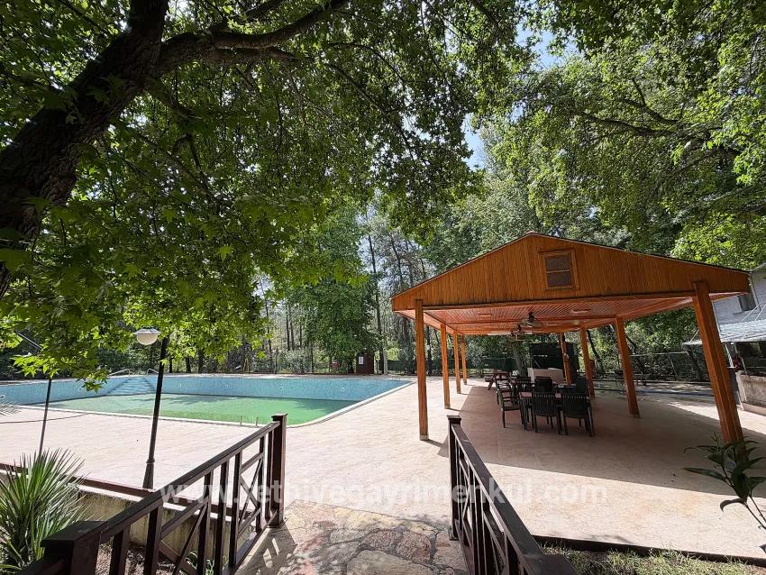 Bencik köyünde yeşil deniz sitesinde satılık villa