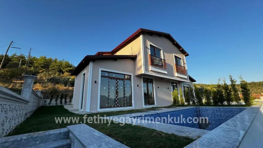 Ula Kızılyaka Mah. Satılık 3+1 Villa - 465 m²