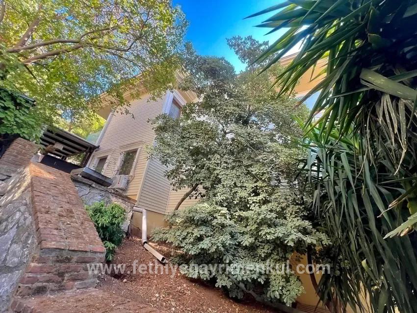 Marmaris Armutalan Mah. Satılık 4+2 Müstakil ev - 970 m²