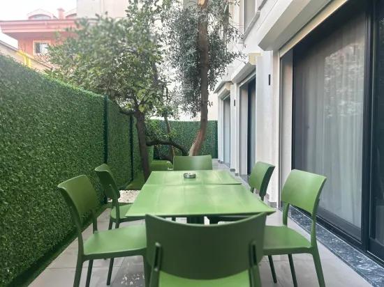 Marmaris Çıldır’da Denize 30 m Sıfır Lüks Bahçeli Eşyalı Kiralık 2+1