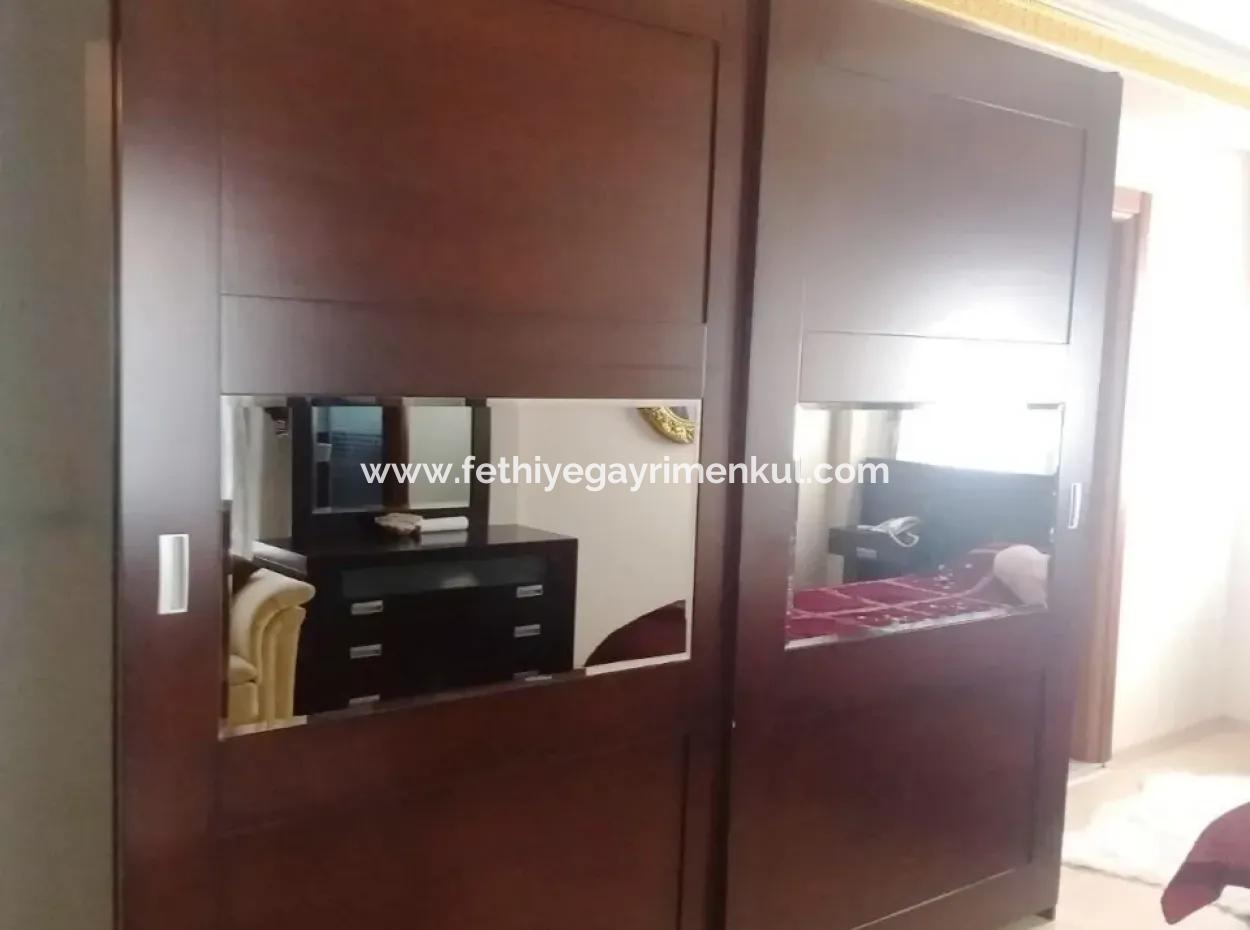 Marmaris İçinde 7000M2 Arsa Üzerine Kurulu 8 Oda Çiftlik Evi Havuz Mevcut