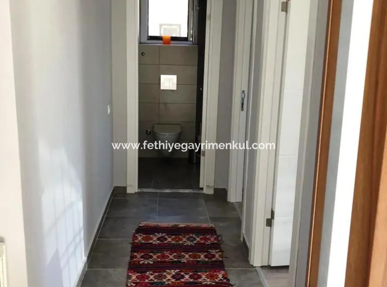 Datça Merkezinde Denize 400 Metre Mesafede Yüzme Havuzlu Site İçerisinde 2 Oda 1 Salon Açık Mutfak 100 M2 Satılık Daire