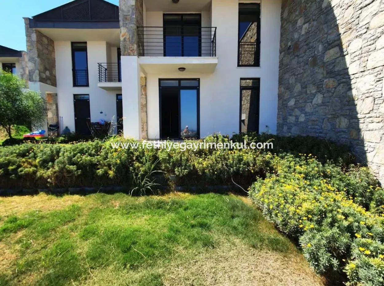 Datça İskele Mahallesinde Deniz Manzaralı Yüzme Havuzlu Site İçerisinde 2+1 Lüks Daire Satılıktır.