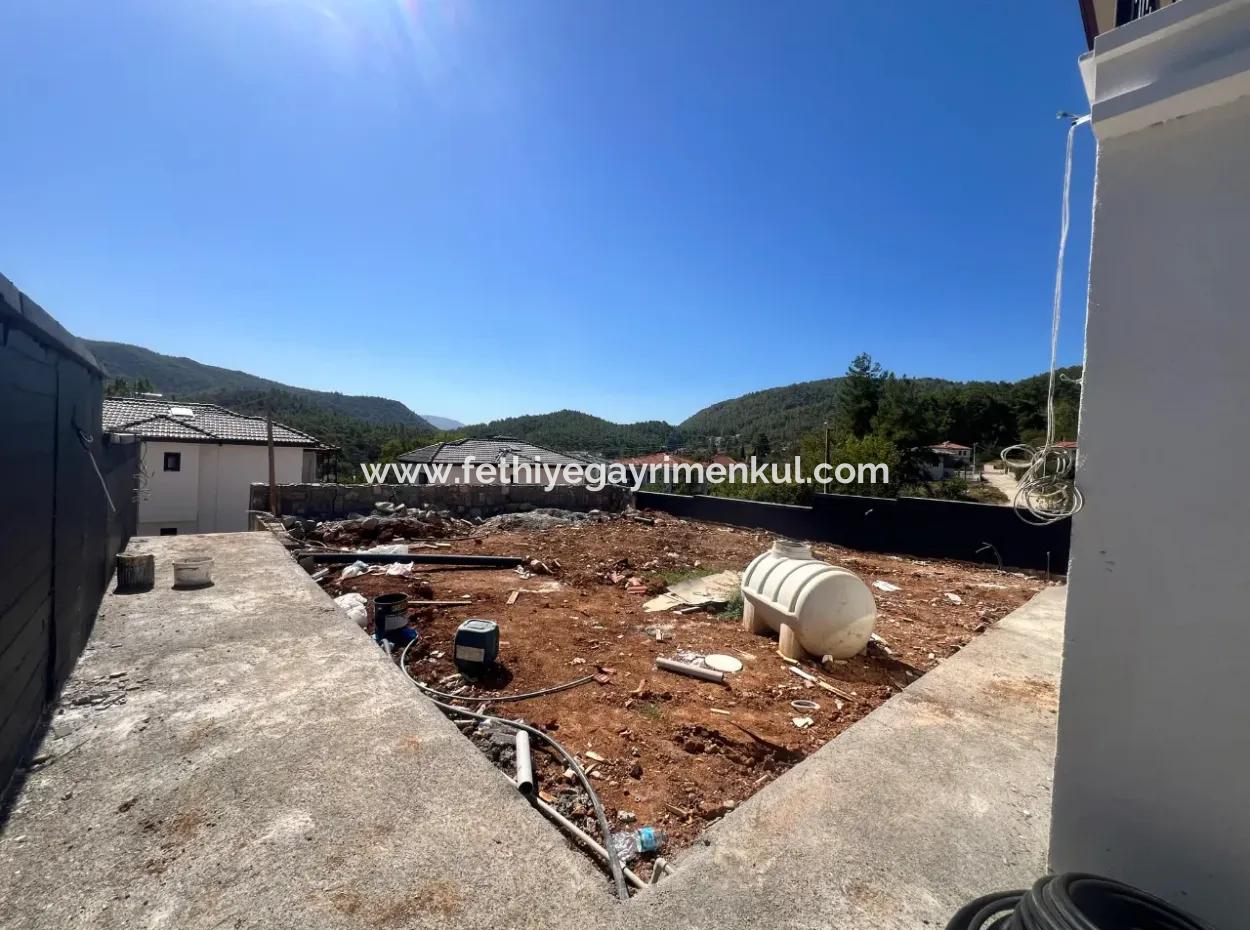 Marmaris Çetibeli Mahallesi Tam Müstakil Yüzme Havuzlu 400M2 Arsa İçerisinde 3 Oda 3 Banyo 160M2 Satılık Orman Manzaralı Villa