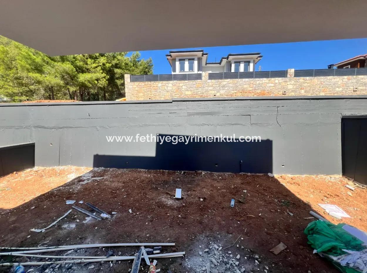 Marmaris Çetibeli Mahallesi Tam Müstakil Yüzme Havuzlu 400M2 Arsa İçerisinde 3 Oda 3 Banyo 160M2 Satılık Orman Manzaralı Villa