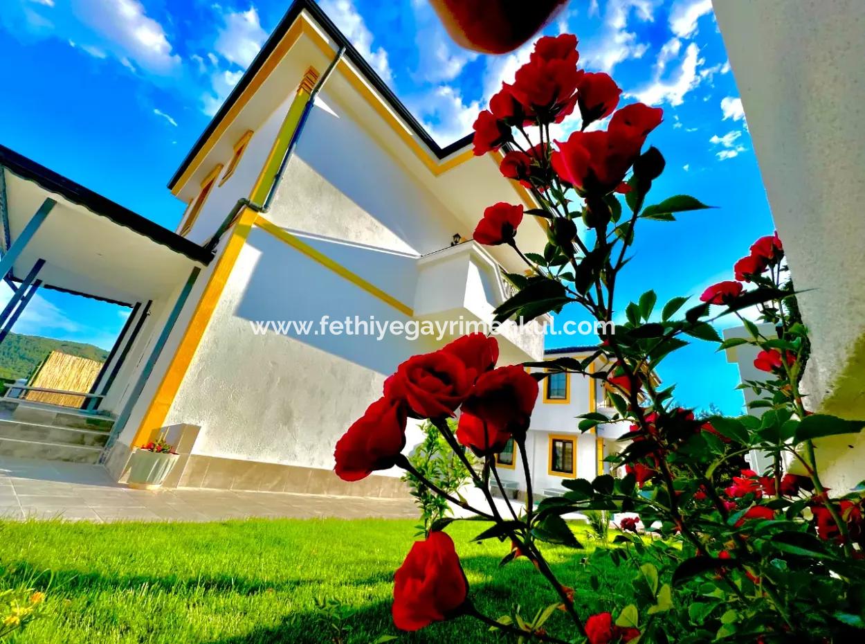 Marmaris Çetibeli Mahallesinde Tam Müstakil Yüzme Havuzlu 3 Oda 1 Salon 3 Banyo Ultra Lüks Günlük Kiralık Villa