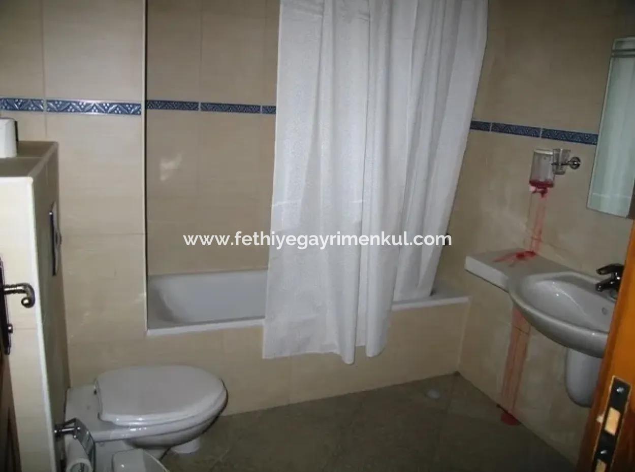 Ataköy Mahallesinde 4300M2 Çiftlik Evi Havuzlu 7 Oda 2 Salon 340M2