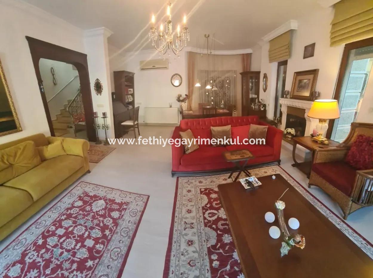 Marmaris Armutalan Mevkiinde Tam Müstakil Bahçeli Havuzlu Satılık Villa