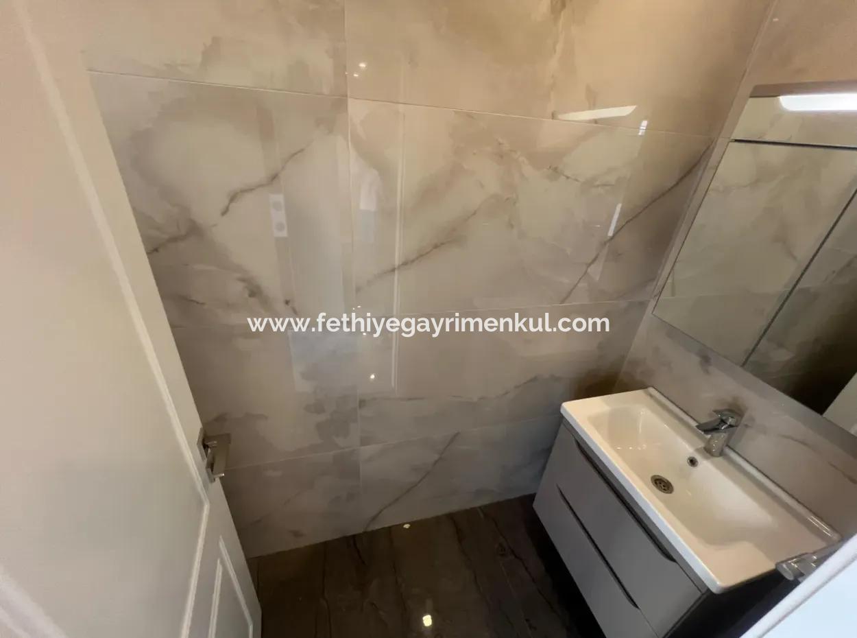 Marmaris İlçesi İçmeler Mahallesinde Orman Manzaralı Tam Müstakil 450M2 Arsa İçerisinde Yüzme Havuzlu 4 Oda 4 Banyo 240M2 Satılık Ultra Lüks Villa