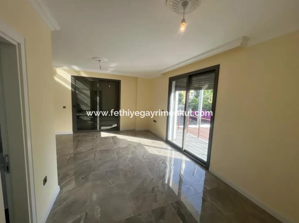 Marmaris İlçesi İçmeler Mahallesi Denize Yakın Müstakil Yüzme Havuzlu Yeni Bina 350M2 Arsa İçerisinde 3 Oda 1 Salon 3 Banyo 200M2  Ultra Lüks Satılık Villa