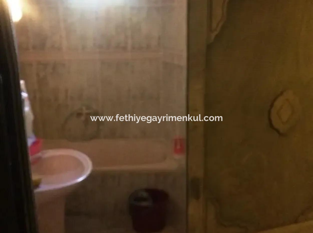 Gökova Bölgesinde Satılık Yüzme Havuzlu 8 Oda Taş Villa 740M2 Arsa