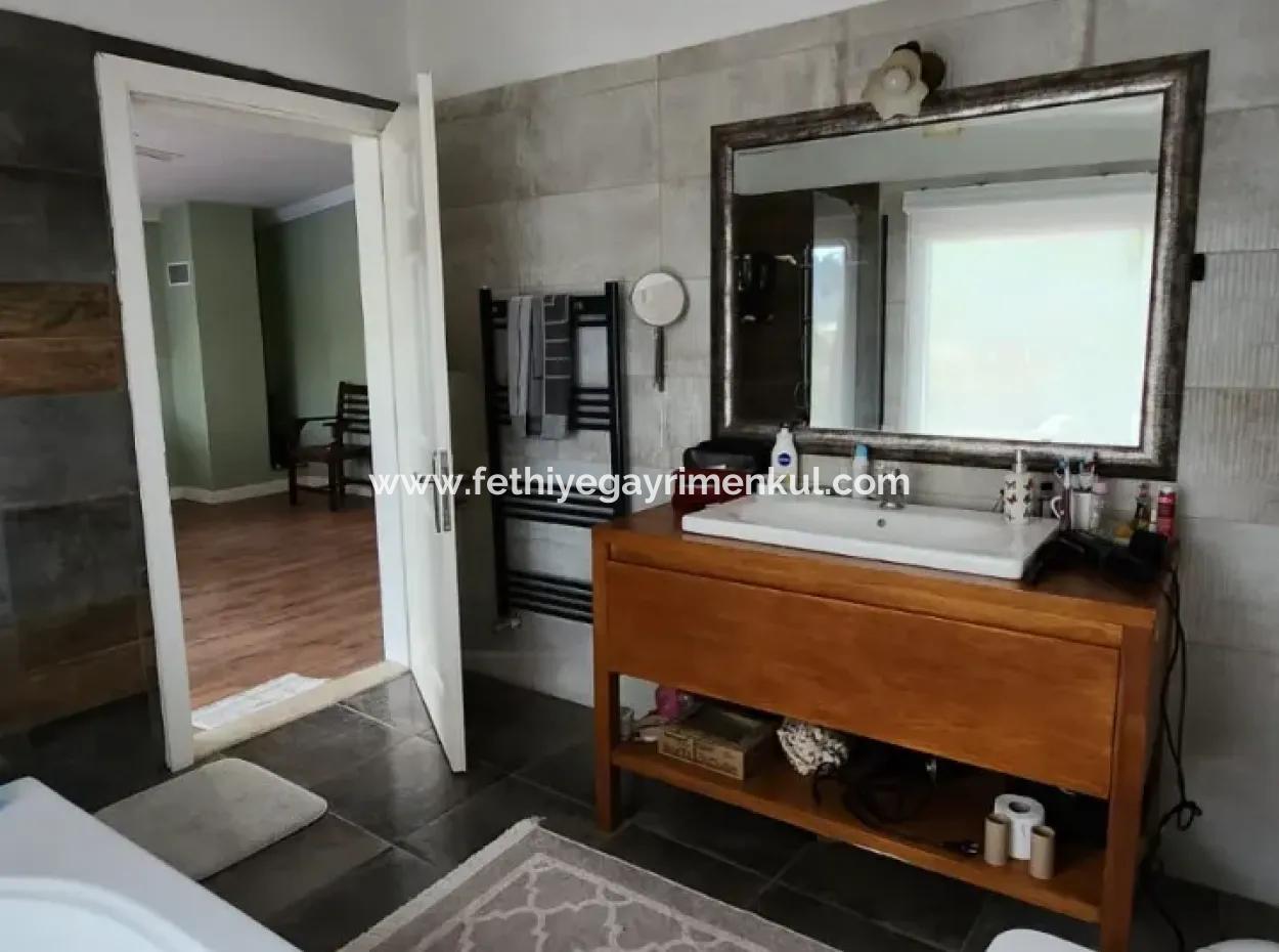 Ortaca Mahallesi Satılık 10.000 M2 İçerisinde Özel Yapım Havuzlu Çiftlik Evi