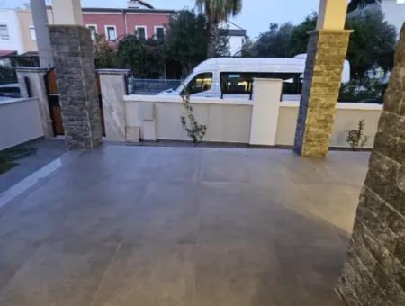 İçmeler Mahallesi 4+1 Tam Müstakil Sıfır Satılık Villa