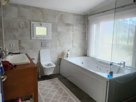 Ortaca Mahallesi Satılık 10.000 M2 İçerisinde Özel Yapım Havuzlu Çiftlik Evi