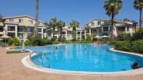 Marmaris'in En Prestijli Sitesinde Satılık 3+1 Üst Dubleks Daire